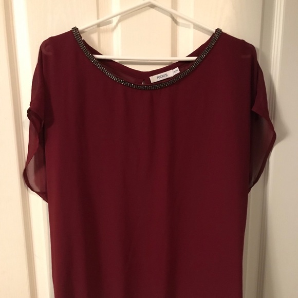 Festive top. - Picture 2 of 8